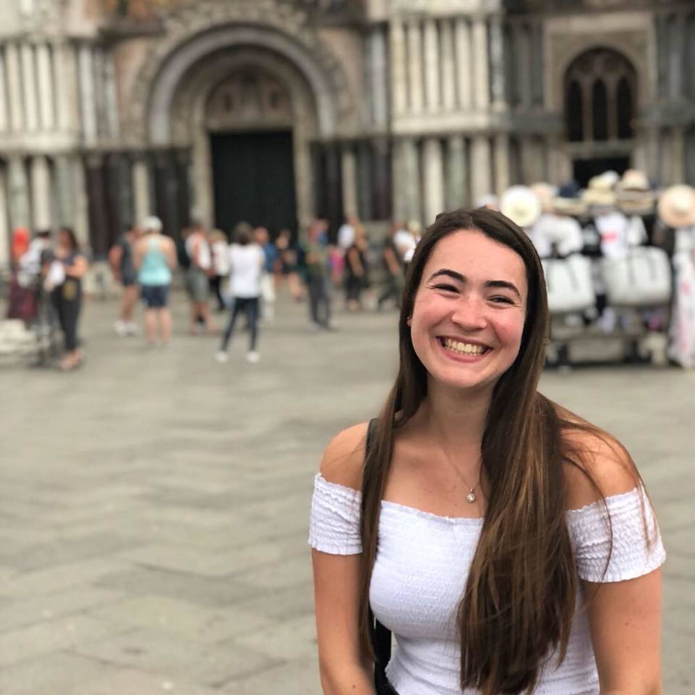 Meet your Posher, Olivia